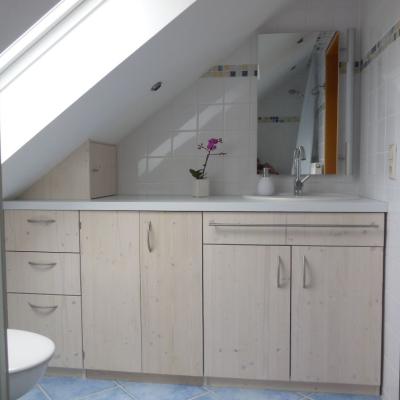 Badezimmereinbauschraenkefichtemassivweisslasiert 6