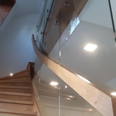 Treppeeichemitganzglasgelaender 12