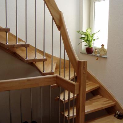 Treppemitnureinerwange 4