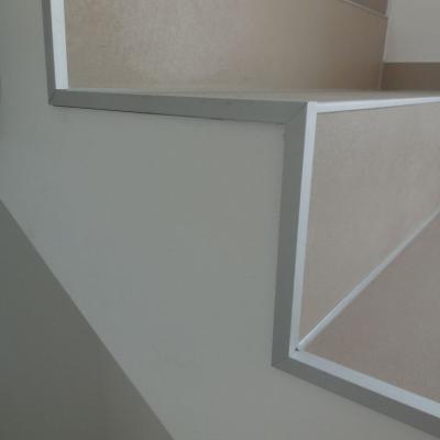 Treppenstufenauskeramikverbundwerkstoffmitaluminiumfassung 1