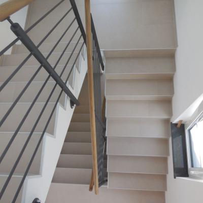 Treppenstufenauskeramikverbundwerkstoffmitaluminiumfassung 6