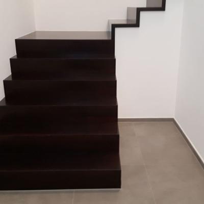 Treppenstufeneichschwarzaufbeton 2