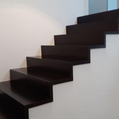 Treppenstufeneichschwarzaufbeton 4