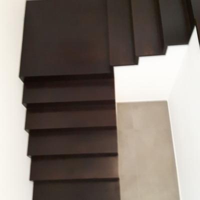 Treppenstufeneichschwarzaufbeton 7