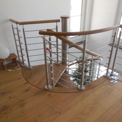 Wendeltreppeinedelstahlmitstufenineiche 7